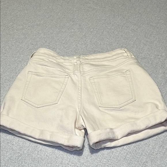 Joe Fresh Women's Cream Cuffed Denim Shorts.  Size 25 - Picture 3 of 9